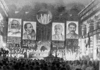 1939-2-VIIcongress-Comintern400.jpg (23688 bytes)
